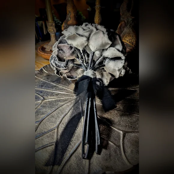 Elegant Crystallized Black Faux Rose Bouquet